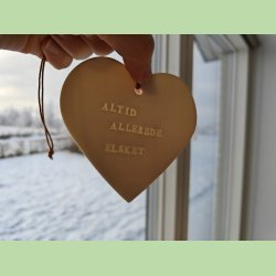 Stort porcel�nshjerte - altid allerede elsket